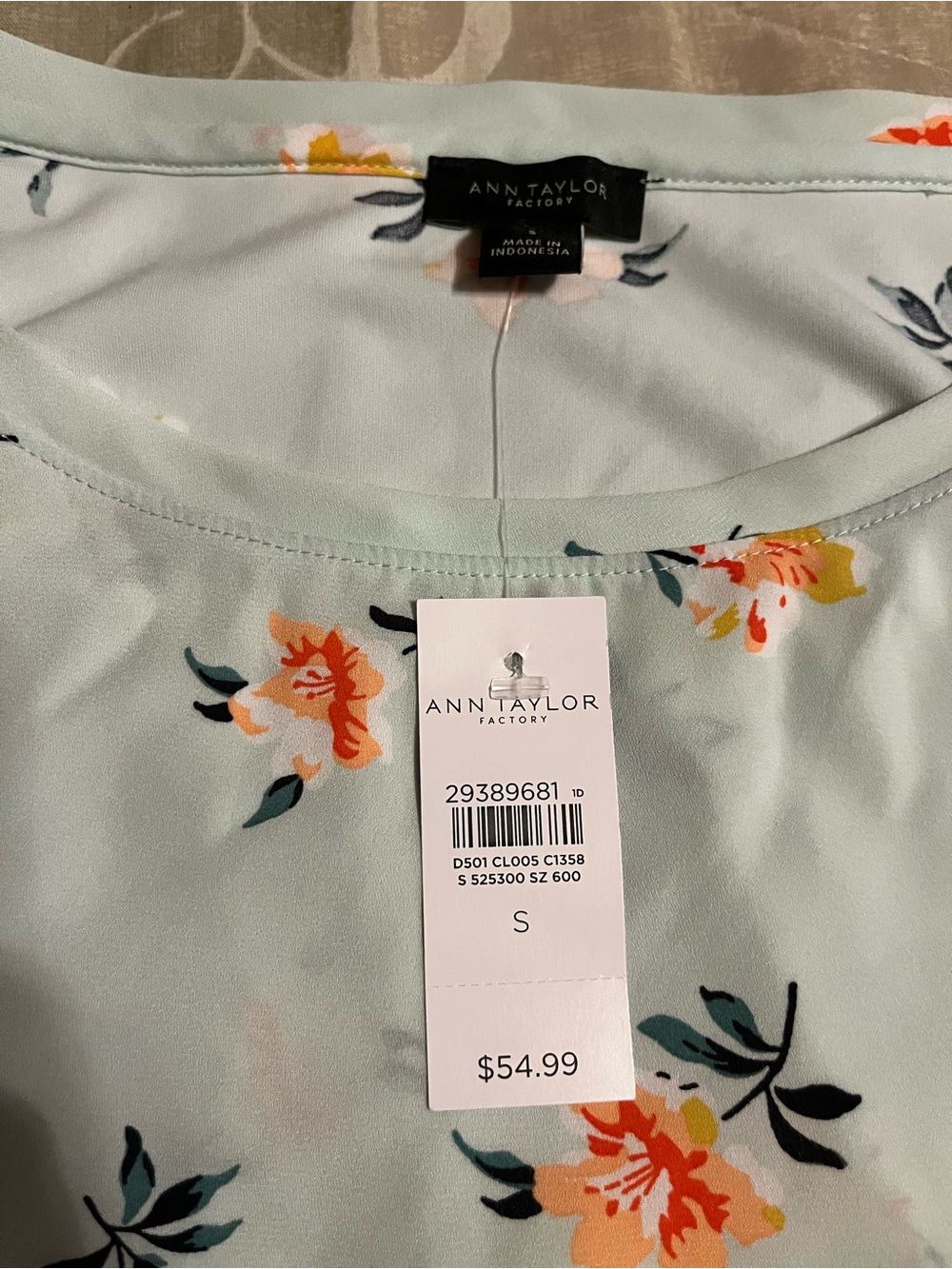 Ann Taylor Factory Women's S Blue Floral Round Neck Short Sleeve Blouse - Picture 4 of 4